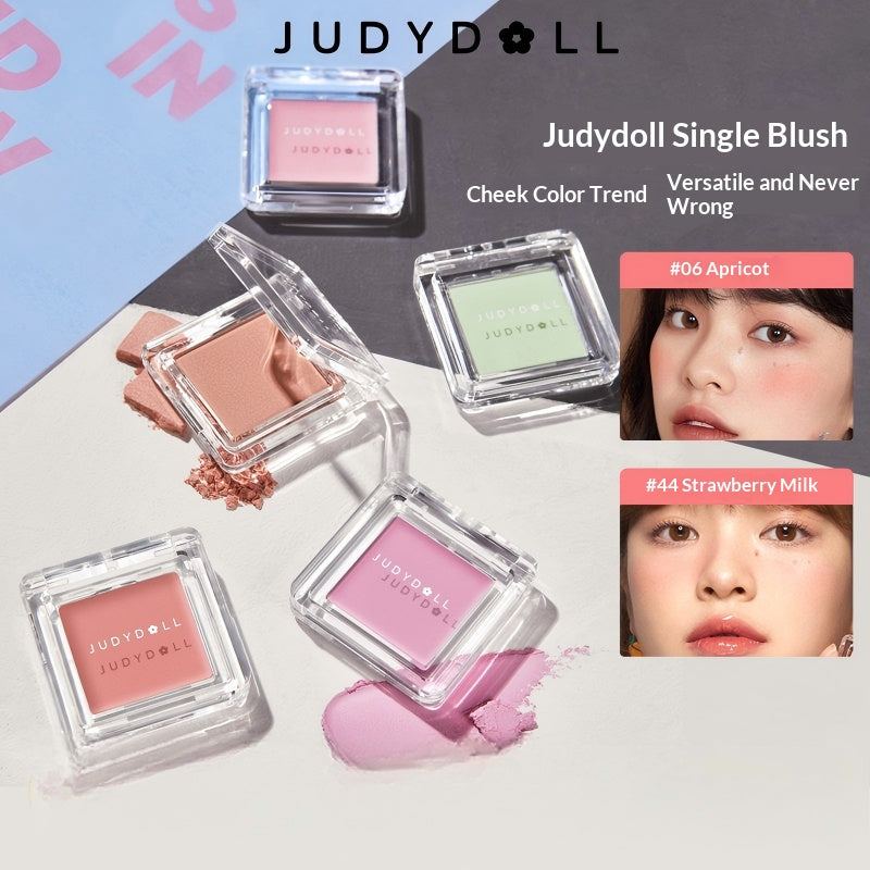 产品合集图：Judydoll Pretty Blush Powder Collection with 20 Diverse Shades for All Skin Tones
试色图：Judydoll Blush Powder Color Swatches Showing Pigmented and Blendable Texture
上脸效果图：Natural Makeup Look Created with Judydoll Soft Focus Blush Powder